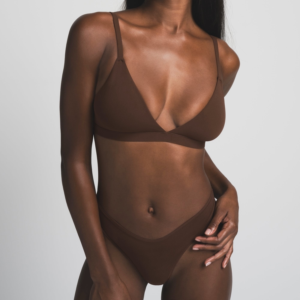 SKIMS Kim Kardashian *FITS EVERYBODY TRIANGLE BRA* / Color: Cocoa/ Size: Large